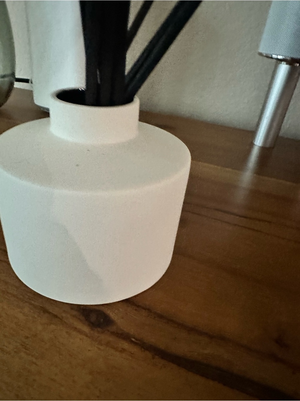 EMPTY Jo Malone White Ceramic Reed Diffuser - Picture 3 of 5